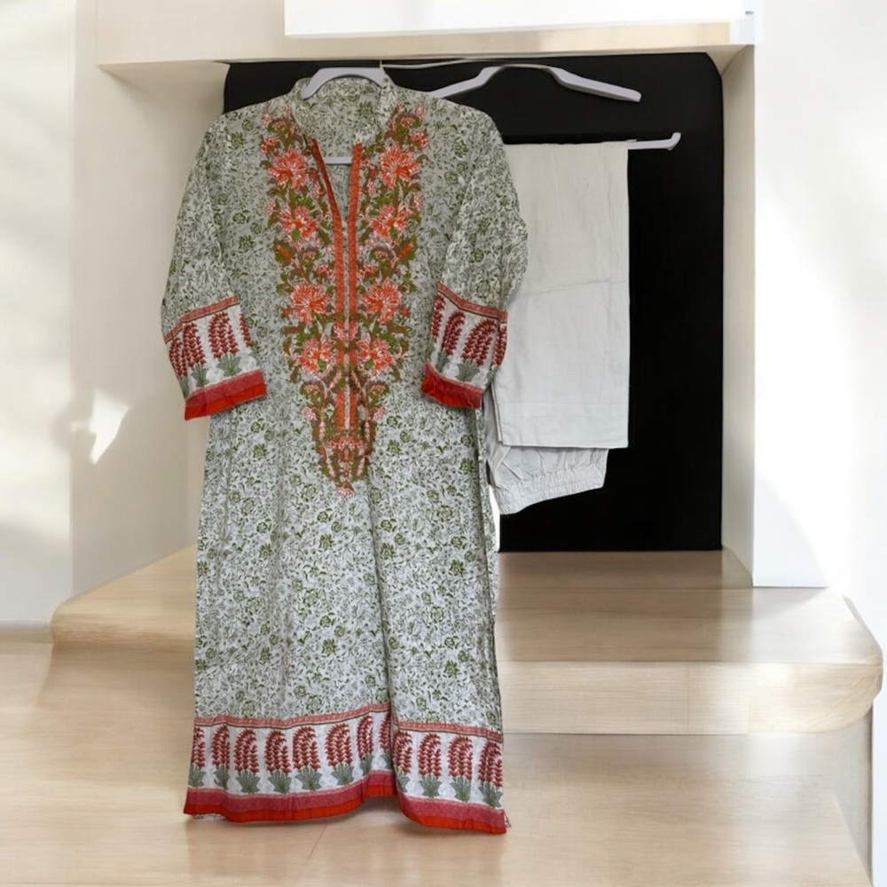Embroidery Lawn 2Pc